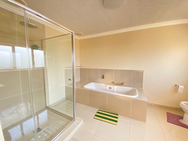 5 Bedroom Property for Sale in Nahoon Valley Park Eastern Cape